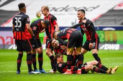 开云体育在线-法兰克福在客场艰难闯关,锁定三分的简单介绍