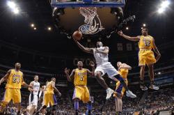 开云体育直播-防线基石与战术铁锤，巴斯托尼爆发引领马赛正面击溃美国式足球