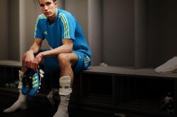 开云体育APP下载-赛道上的新旧交替，梅赛德斯横扫哈斯，皮亚斯特里闪耀全场