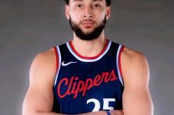 开云体育-红蓝两队较量成为焦点比分不分上下