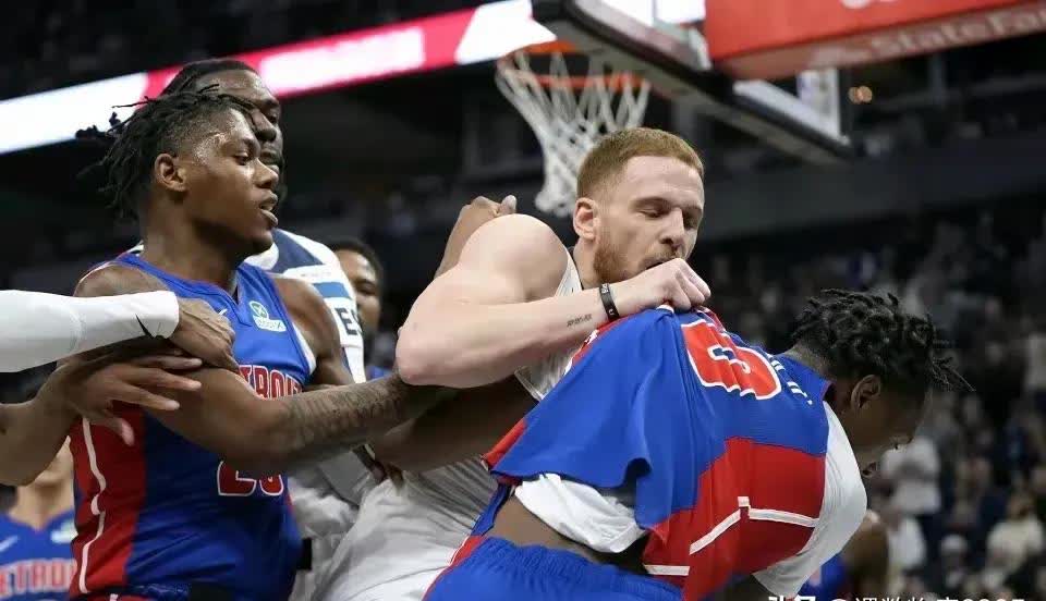 包含森林狼遭活塞逆袭,遗憾吞下失利的词条 包含森林狼遭活塞逆袭,遗憾吞下失利的词条