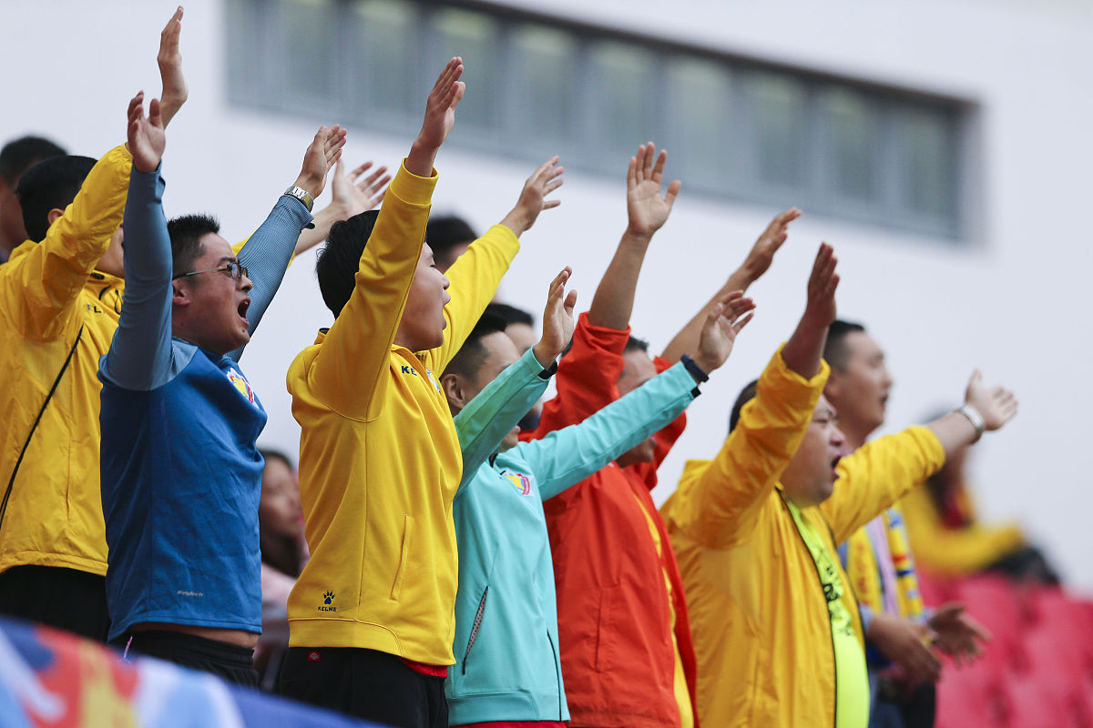 职业足球比赛引发关注，球队体现出色执行能力