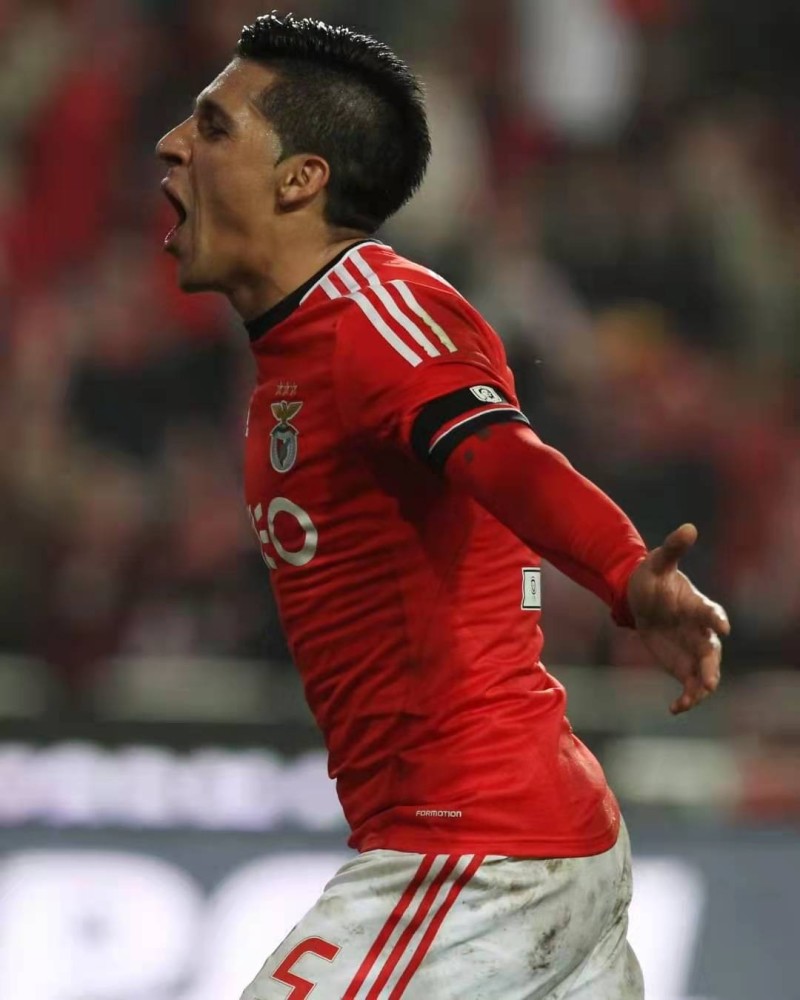 阿贾克斯主场大胜本菲卡,小组赛榜首稳固的简单介绍 阿贾克斯主场大胜本菲卡,小组赛榜首稳固的简单介绍