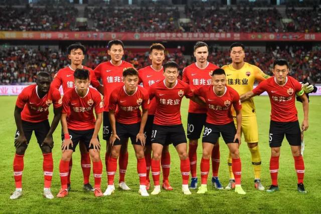 包含北京人和客场平局，成为中超争夺战的变数的词条