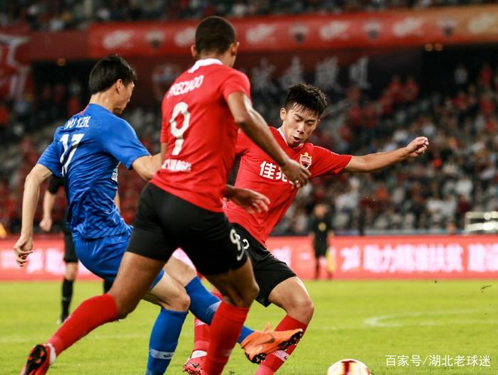 包含北京人和客场平局，成为中超争夺战的变数的词条