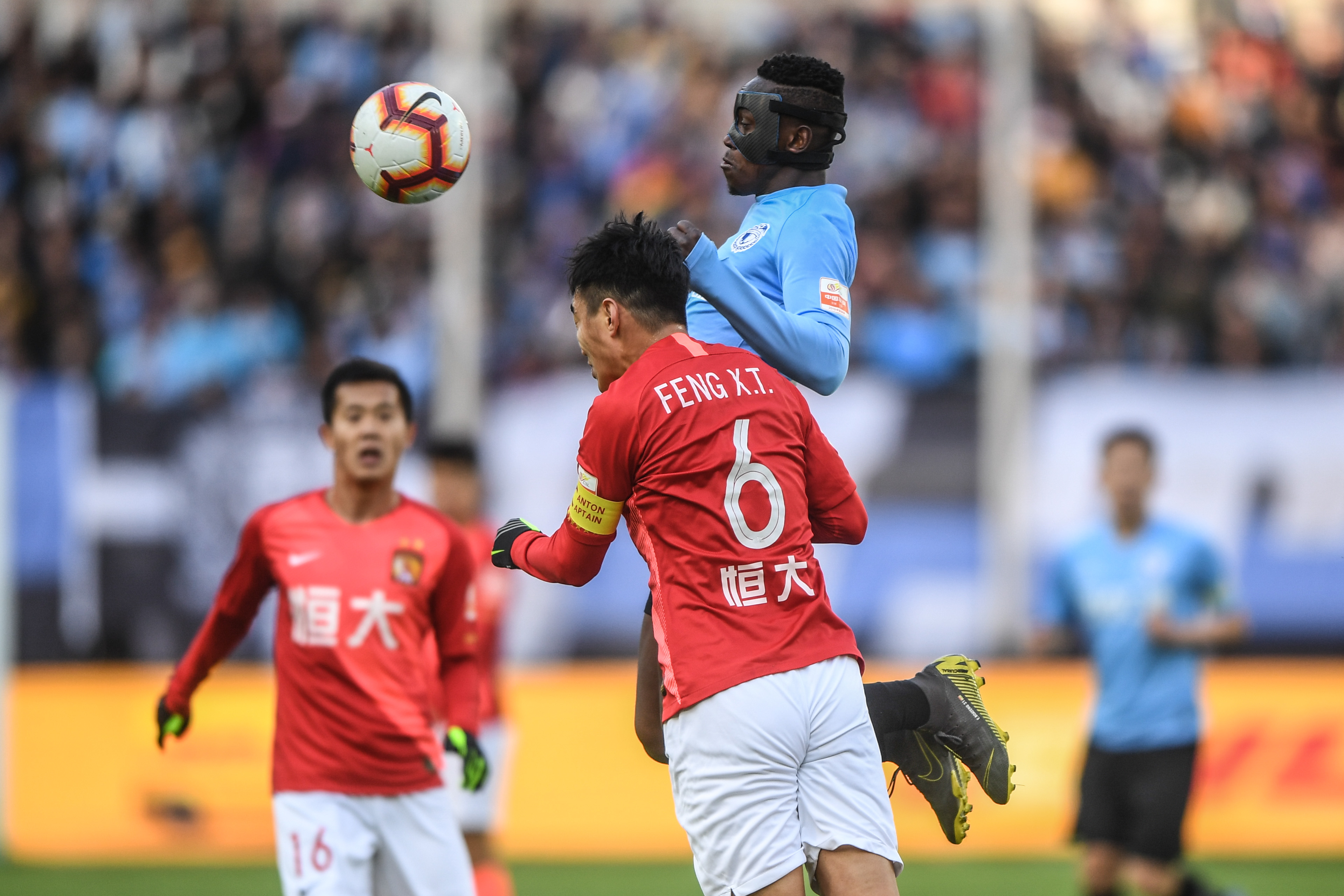 大连一方主场击败深圳吉利，提前锁定保级希望！的简单介绍