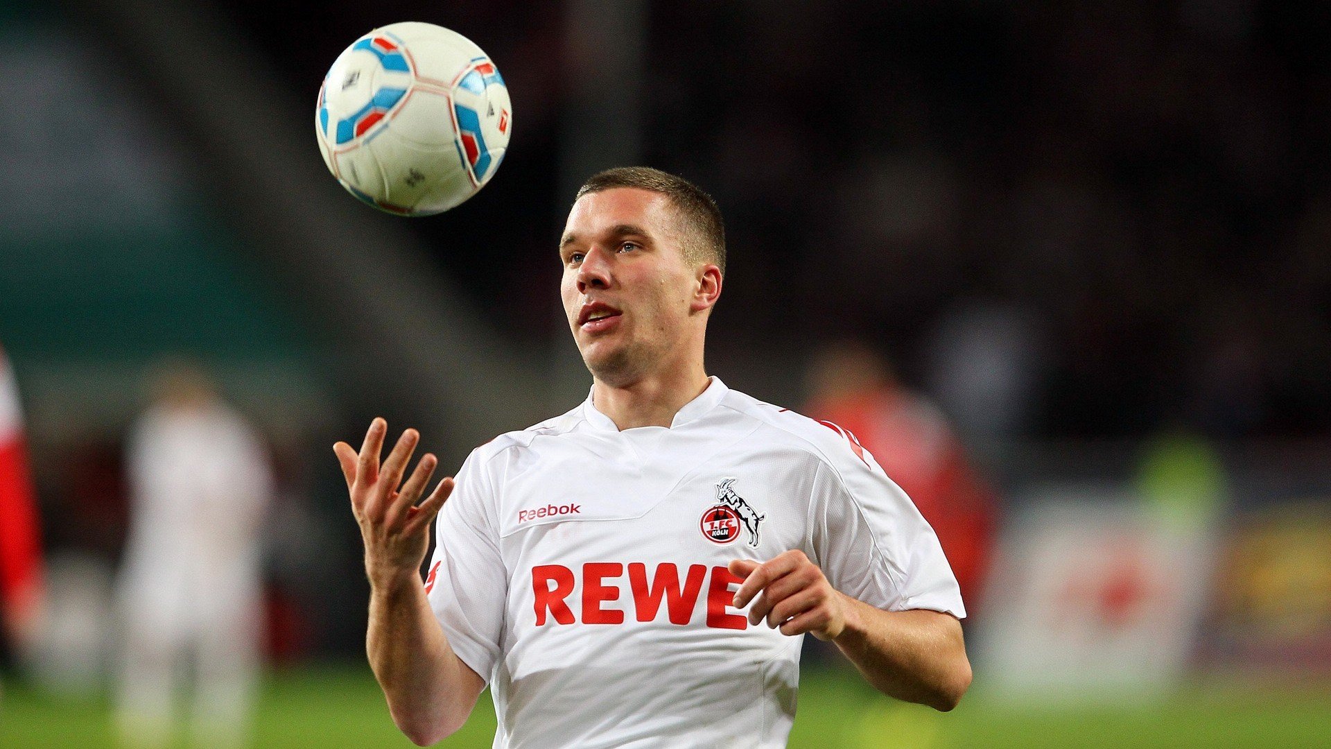 恩佐攻防两端统治,奥地利强行终结乌拉圭,一场战术与意志的较量