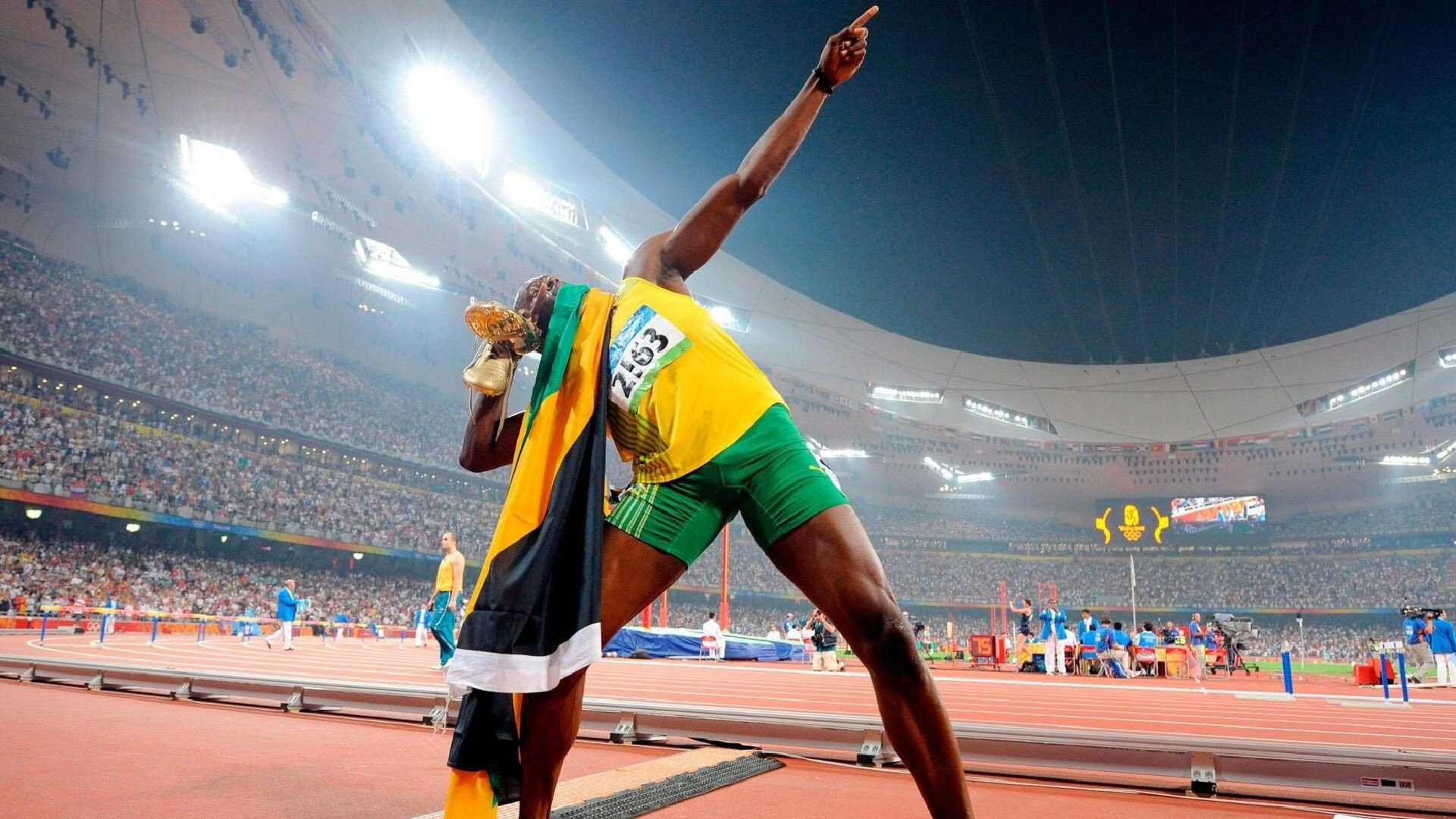 逆转与统治，雄鹿的坚韧与东契奇的孤独闪耀