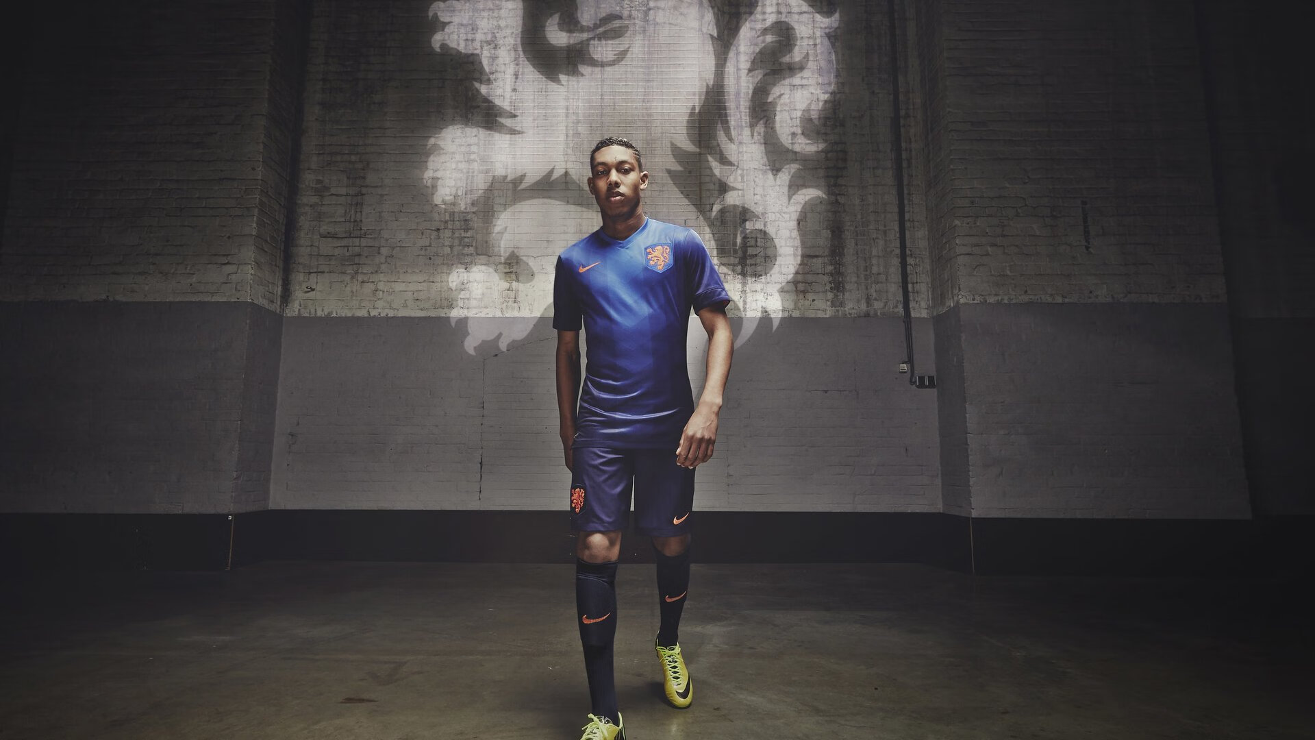 赛场双城记，英超争冠白热化，快船稳舵破山西浪