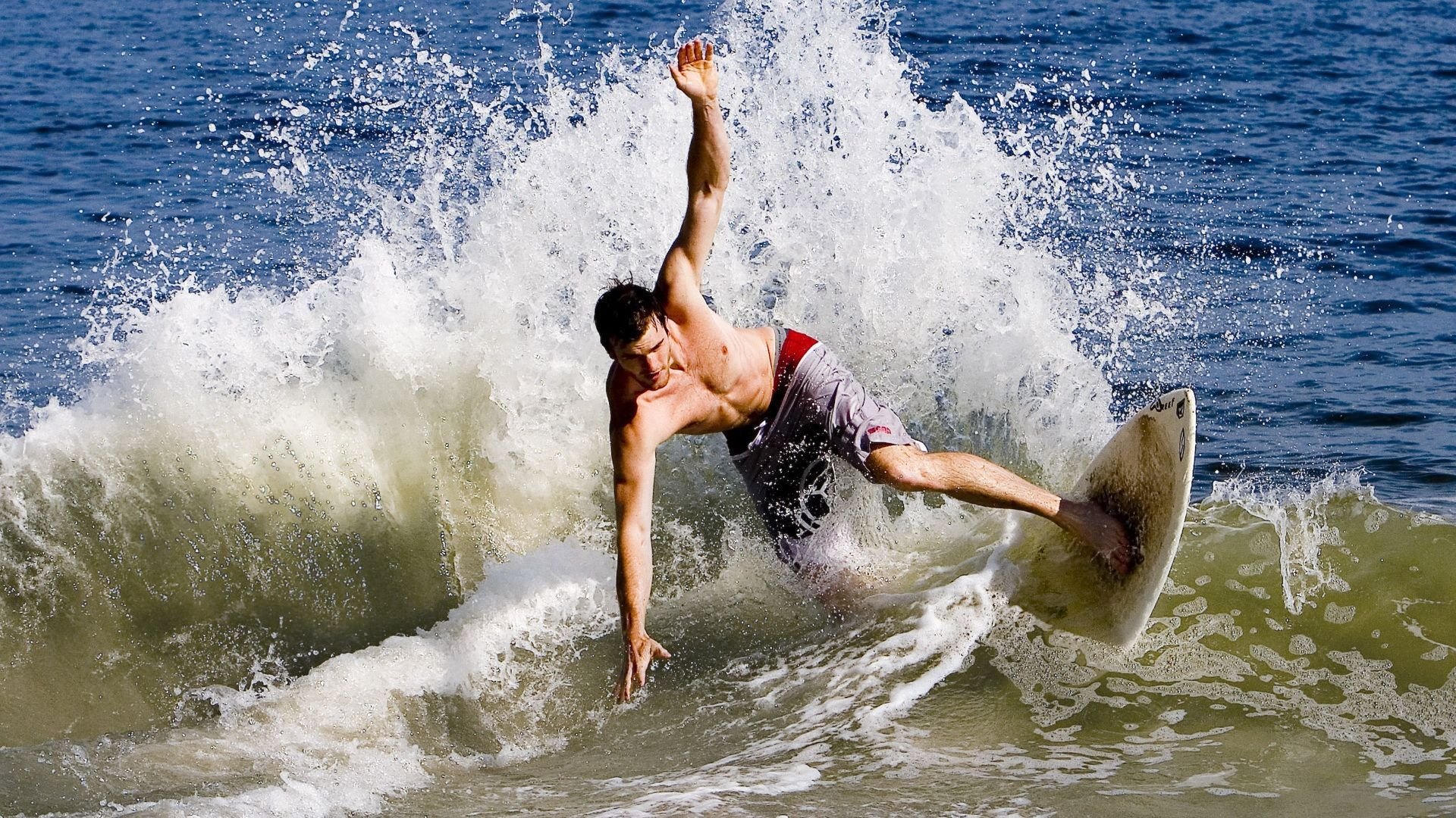 布伦森独舞洛杉矶，掘金逆转快船背后的孤胆英雄
